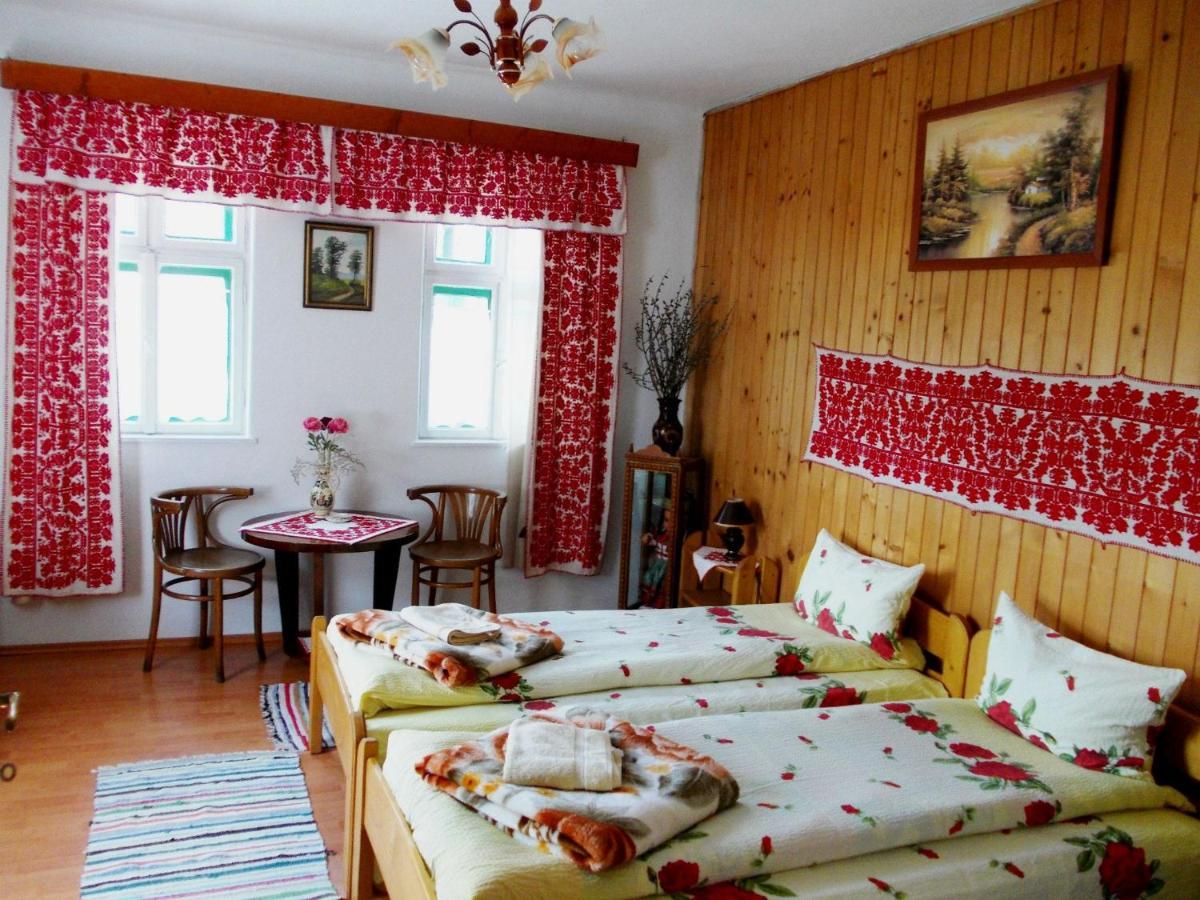 Kristaly Vendeghaz Hotel Rimetea Buitenkant foto
